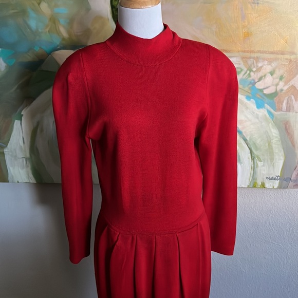 Vintage St. John knit dress red long sleeves size 6 - Picture 8 of 16